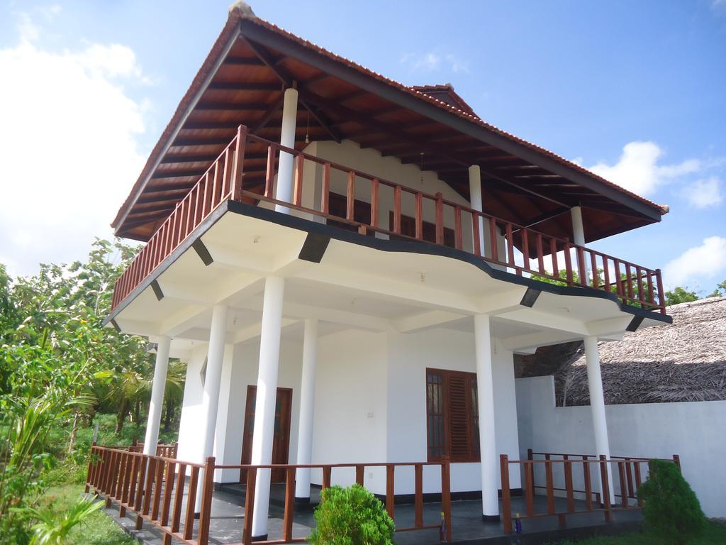 Pearl Cave Cabanas & Resturant Тангале Екстериор снимка