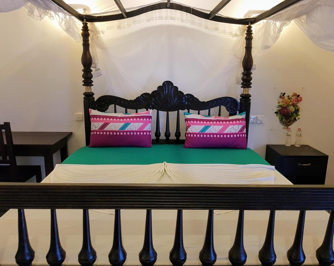 Pearl Cave Cabanas & Resturant Тангале Екстериор снимка